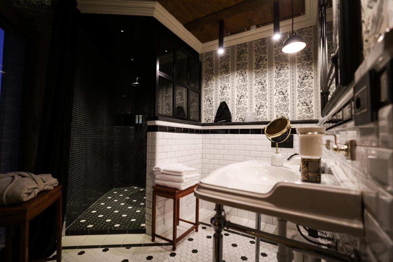 La Piazzetta Degli Artisti - Boutique B&B Bossolasco Extérieur photo